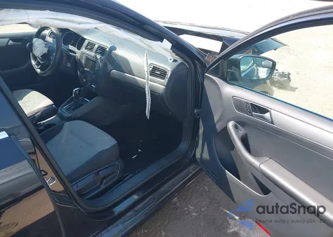 2017 Volkswagen Jetta 1.4T S z USA, uszkodzony, nr VIN 3VW2B7AJ2HM379401